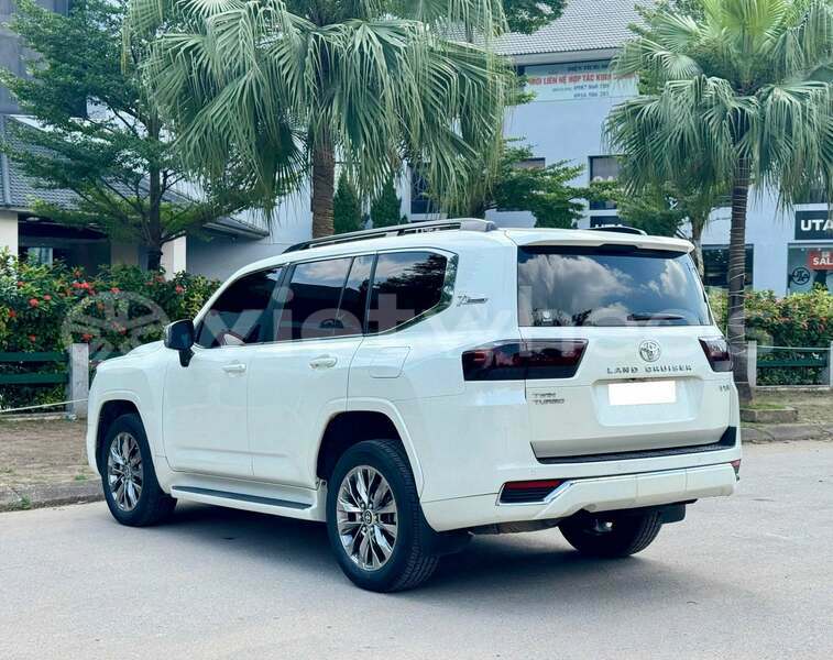 Big with watermark toyota land cruiser hue a luoi 1 46819