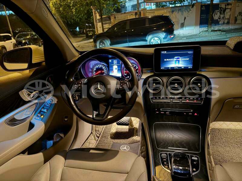 Big with watermark mercedes benz glc hue an cuu 46824