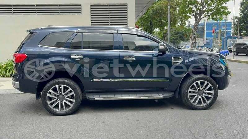 Big with watermark ford everest hung yen a sao 46833