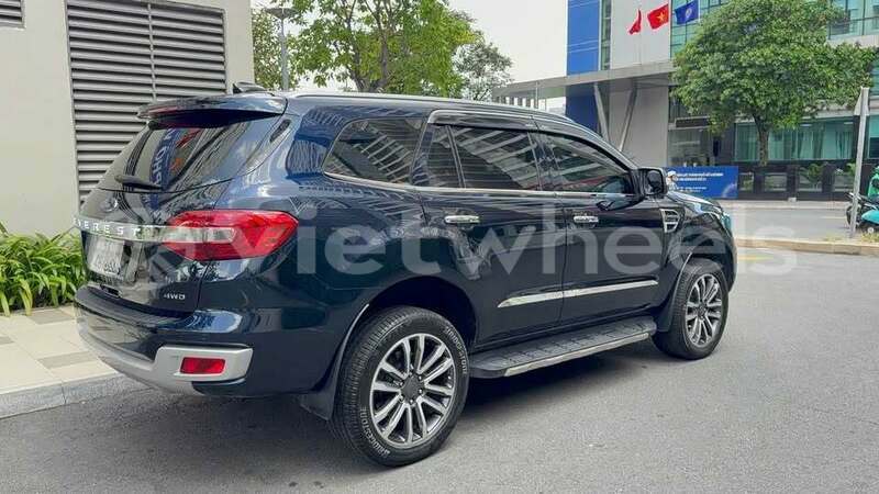 Big with watermark ford everest hung yen a sao 46833