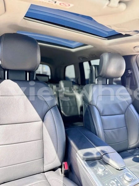 Big with watermark mercedes gl 500 hanoi saigon 46885