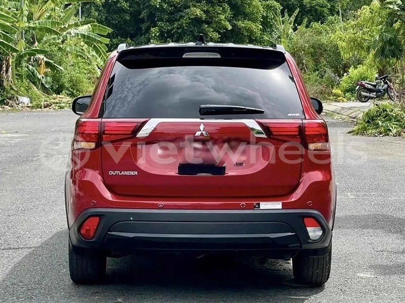 Big with watermark mitsubishi outlander hanoi saigon 46889