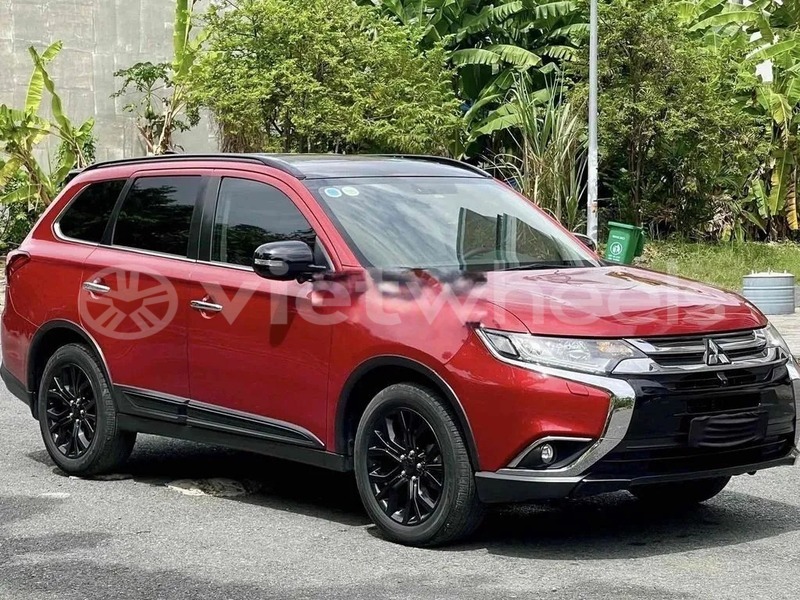 Big with watermark mitsubishi outlander hanoi saigon 46889
