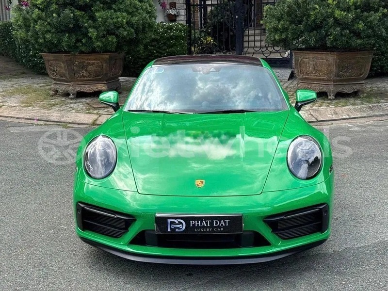 Big with watermark porsche 911 hanoi saigon 46913