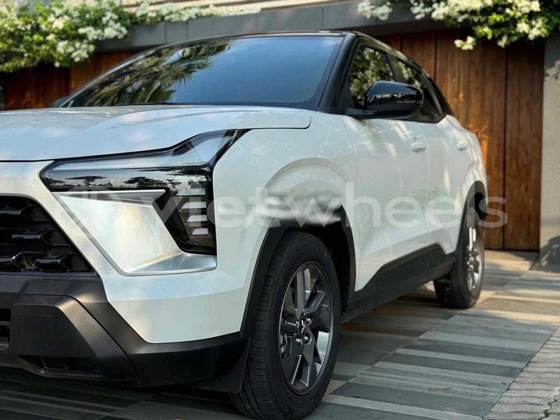 Big with watermark mitsubishi xforce hanoi saigon 46919