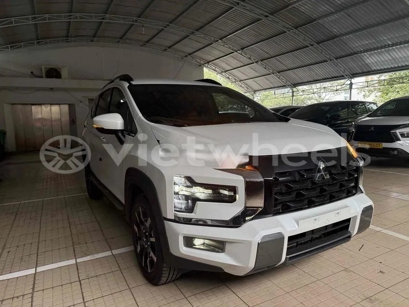 Big with watermark mitsubishi xpander cross hanoi saigon 46920