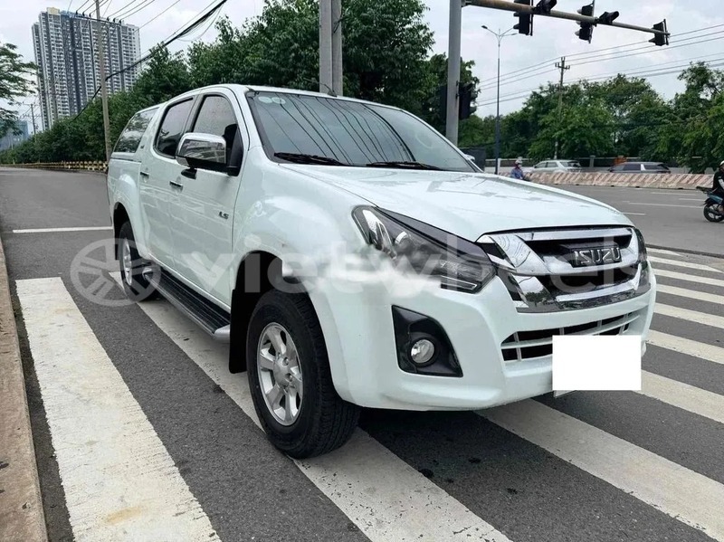 Big with watermark isuzu d max hanoi saigon 46927
