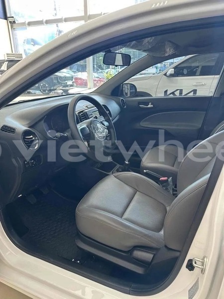 Big with watermark kia soluto hanoi saigon 46931