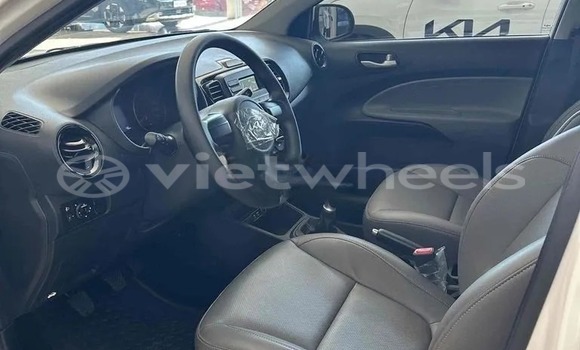 Buy New KIA Soluto Car Buy New KIA Soluto Car