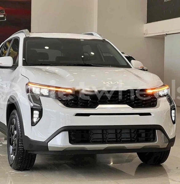 Big with watermark kia sonet hanoi saigon 46932