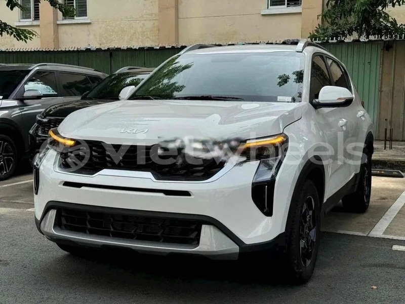 Big with watermark kia sonet hanoi saigon 46932