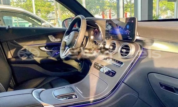 Mua Đã sử dụng Mercedes GLC 300 4Matic Xe ô tô Mua Đã sử dụng Mercedes GLC 300 4Matic Xe ô tô