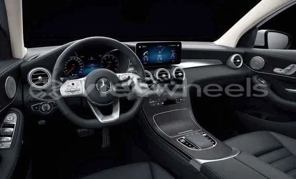 Mua Đã sử dụng Mercedes GLC 300 4Matic Xe ô tô Mua Đã sử dụng Mercedes GLC 300 4Matic Xe ô tô