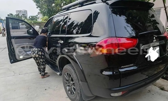Mua Đã sử dụng Mitsubishi Pajero Sport Xe ô tô Mua Đã sử dụng Mitsubishi Pajero Sport Xe ô tô