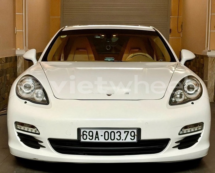 Big with watermark porsche panamera hanoi saigon 46971