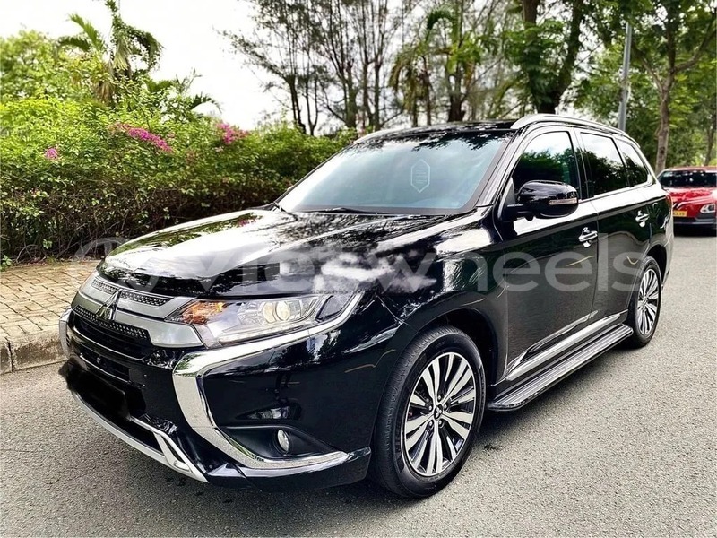 Big with watermark mitsubishi outlander hanoi saigon 46981