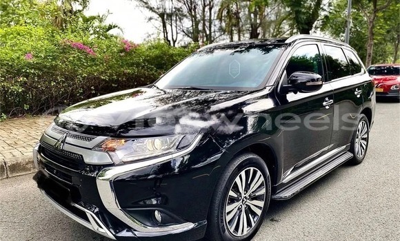 Mua Đã sử dụng Mitsubishi Outlander Xe ô tô Mua Đã sử dụng Mitsubishi Outlander Xe ô tô