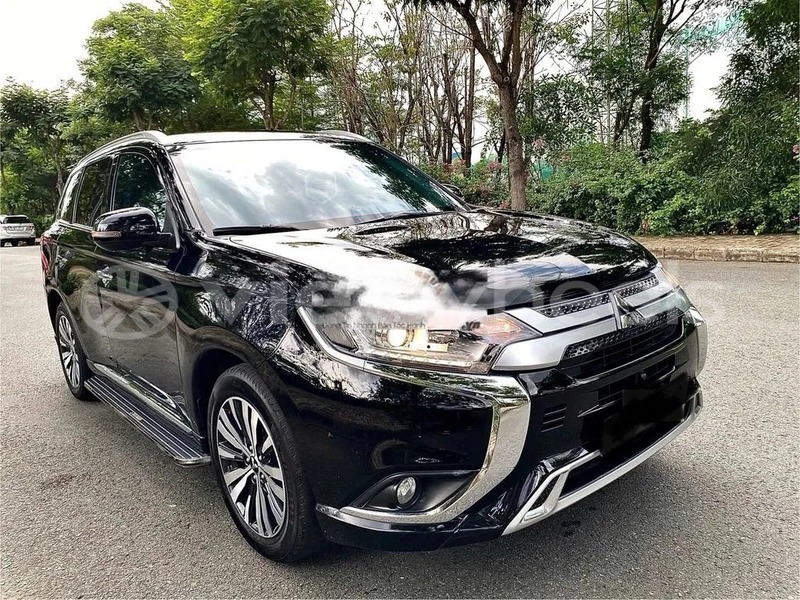 Big with watermark mitsubishi outlander hanoi saigon 46981