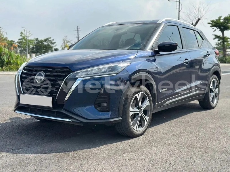 Big with watermark nissan kicks hanoi saigon 46982