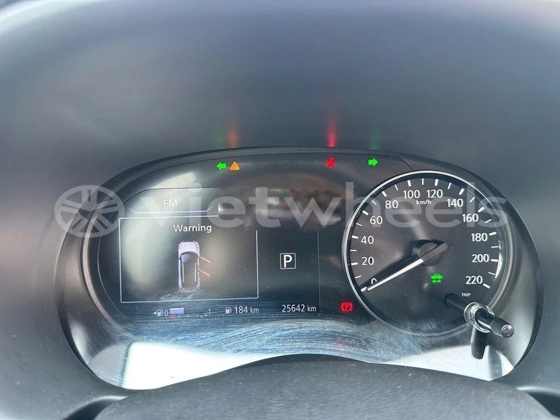 Big with watermark nissan kicks hanoi saigon 46982