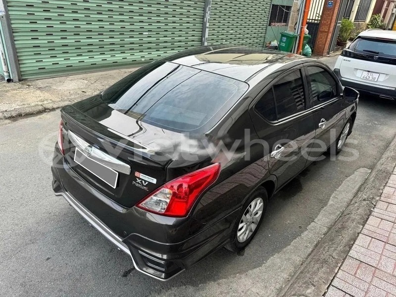 Big with watermark nissan sunny hanoi saigon 46986