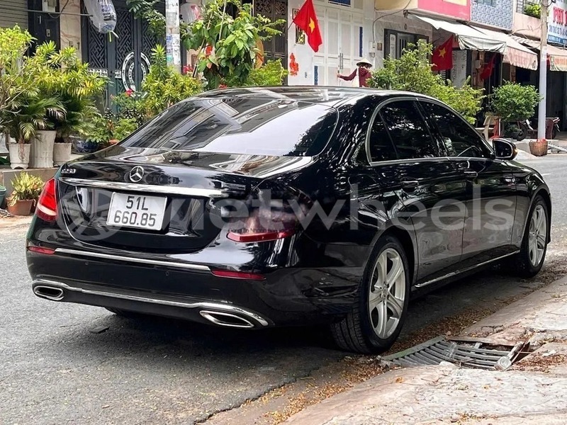 Big with watermark mercedes e250 hanoi saigon 46991
