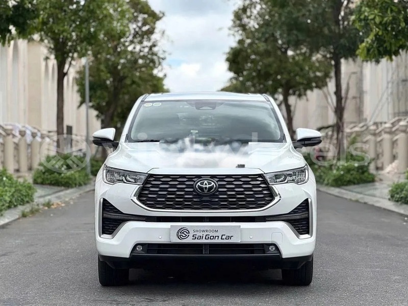 Big with watermark toyota innova cross hanoi saigon 47000
