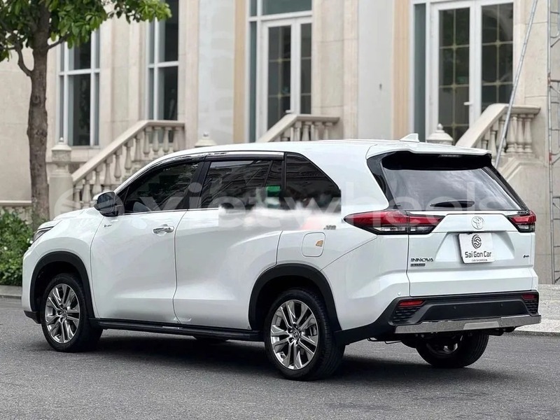 Big with watermark toyota innova cross hanoi saigon 47000