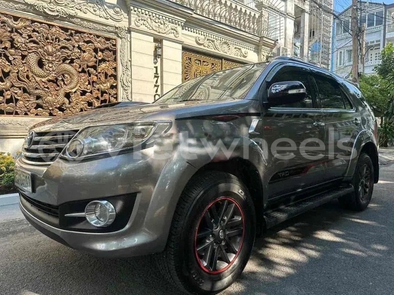 Big with watermark toyota fortuner hanoi saigon 47002
