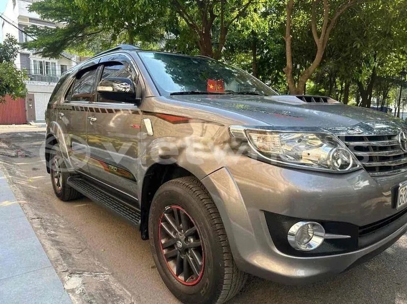 Big with watermark toyota fortuner hanoi saigon 47002