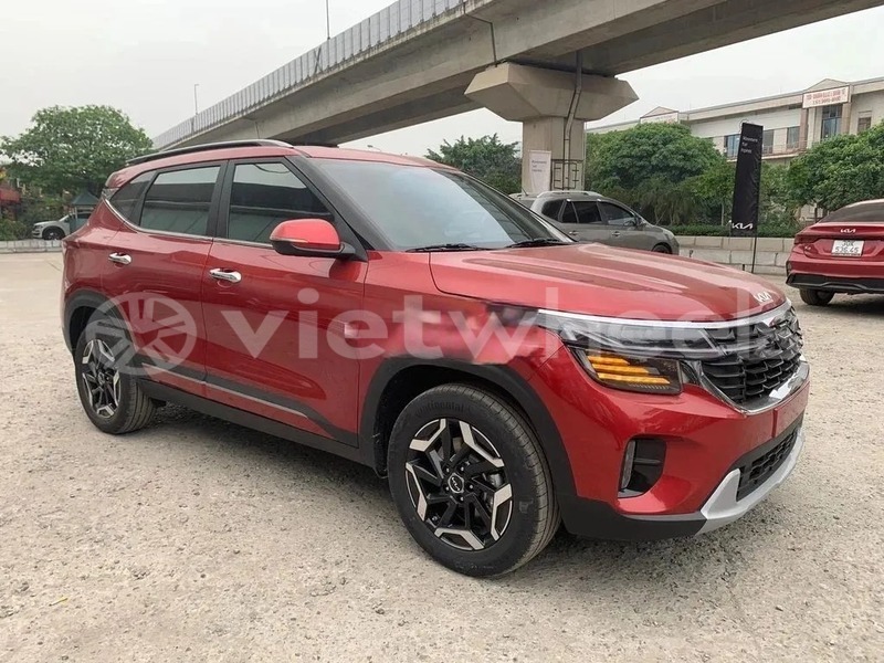 Big with watermark kia seltos hanoi saigon 47005