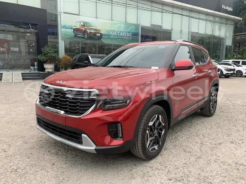 Big with watermark kia seltos hanoi saigon 47005