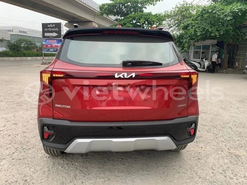 Big with watermark kia seltos hanoi saigon 47005