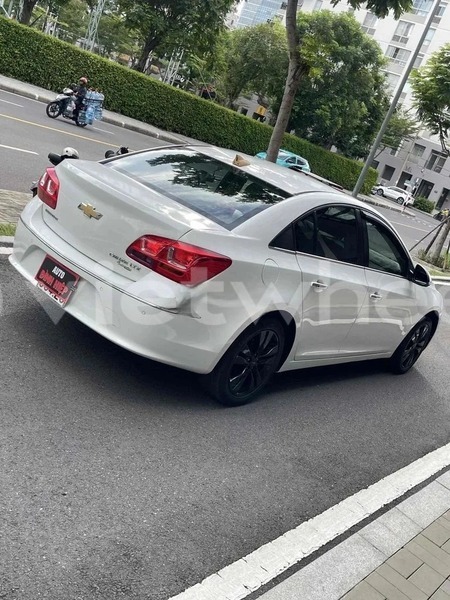 Big with watermark chevrolet cruze hanoi saigon 47008