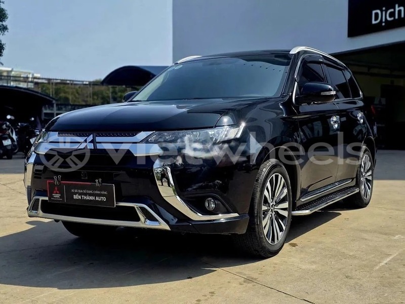 Big with watermark mitsubishi outlander hanoi saigon 47009