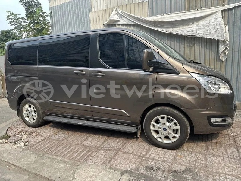 Big with watermark ford tourneo hanoi saigon 47010