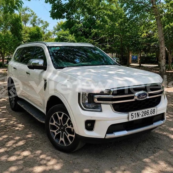 Big with watermark ford everest hanoi saigon 47012