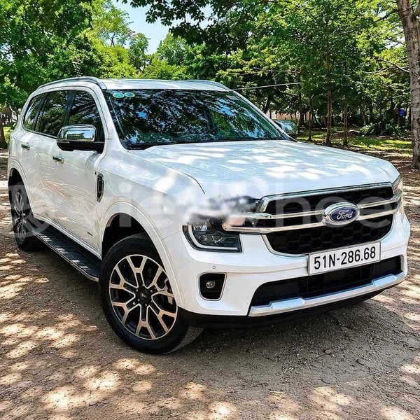 Big with watermark ford everest hanoi saigon 47012