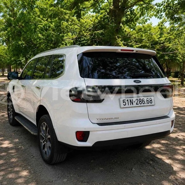 Big with watermark ford everest hanoi saigon 47012