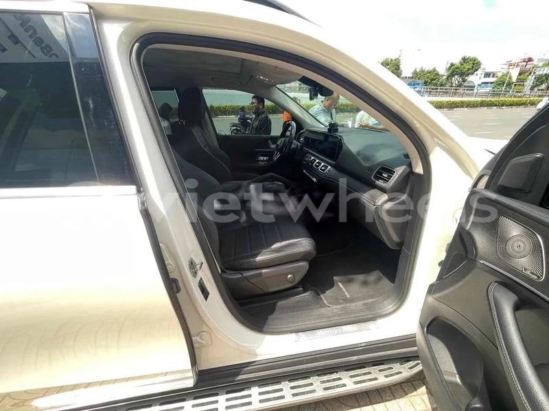 Big with watermark mercedes gls hanoi saigon 47018