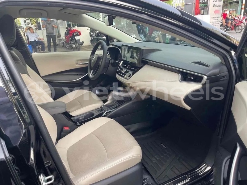 Big with watermark toyota corolla altis hanoi saigon 47024