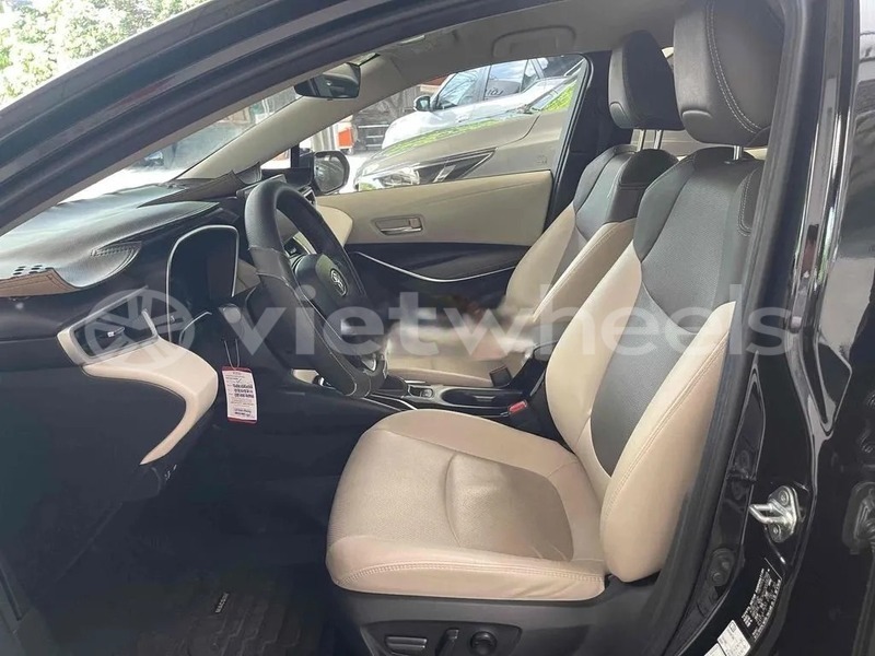Big with watermark toyota corolla altis hanoi saigon 47024