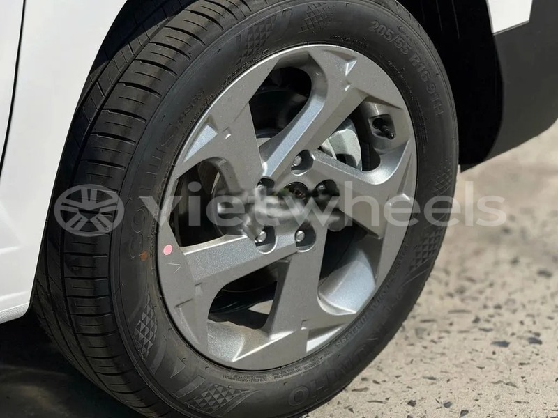 Big with watermark hyundai stargazer hanoi saigon 47032