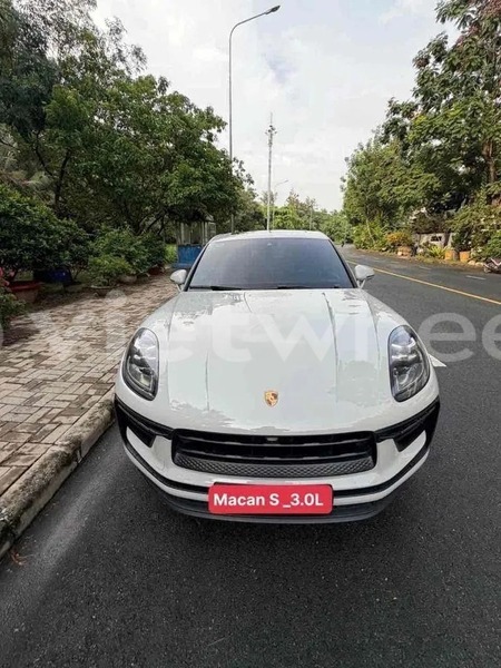 Big with watermark porsche macan hanoi saigon 47033