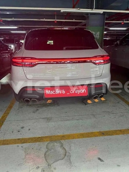 Big with watermark porsche macan hanoi saigon 47033