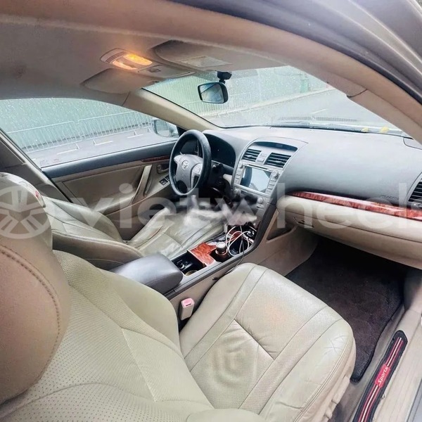 Big with watermark toyota camry hanoi saigon 47034