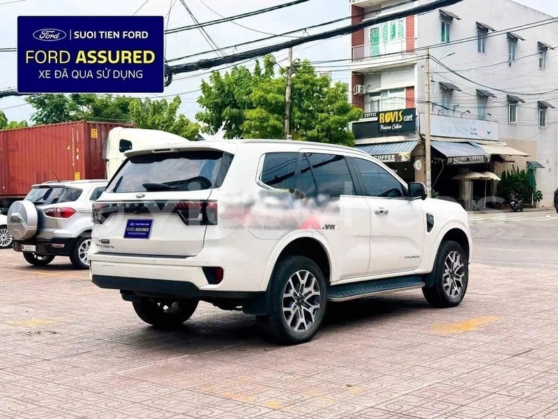 Big with watermark ford everest hanoi saigon 47036