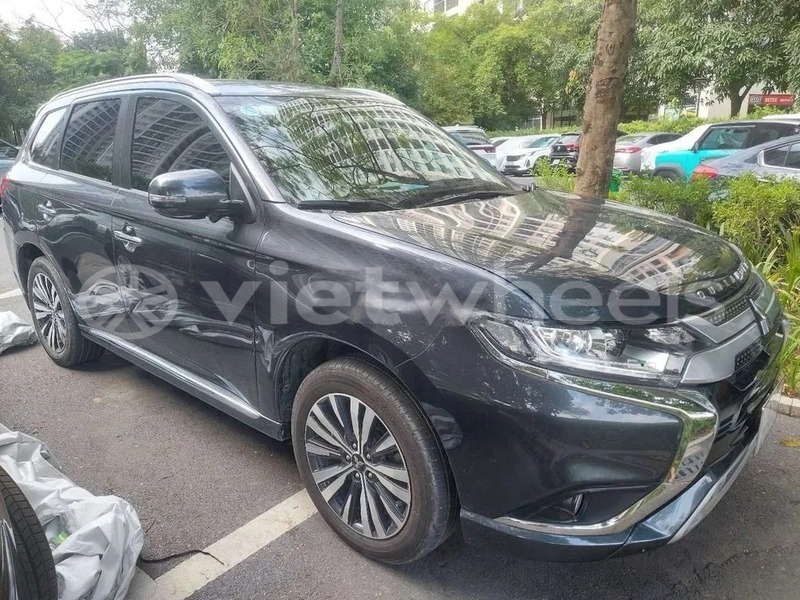 Big with watermark mitsubishi outlander hanoi saigon 47038