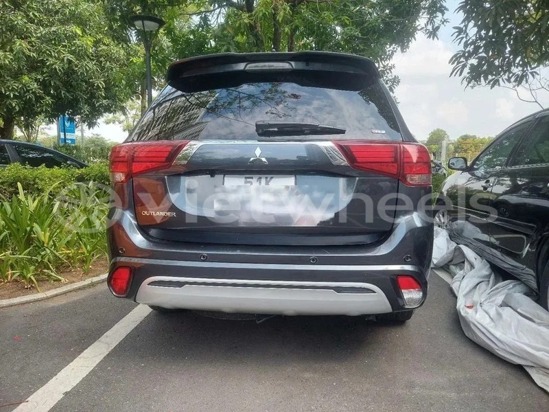 Big with watermark mitsubishi outlander hanoi saigon 47038