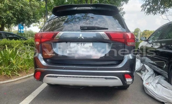 Mua Đã sử dụng Mitsubishi Outlander Xe ô tô Mua Đã sử dụng Mitsubishi Outlander Xe ô tô